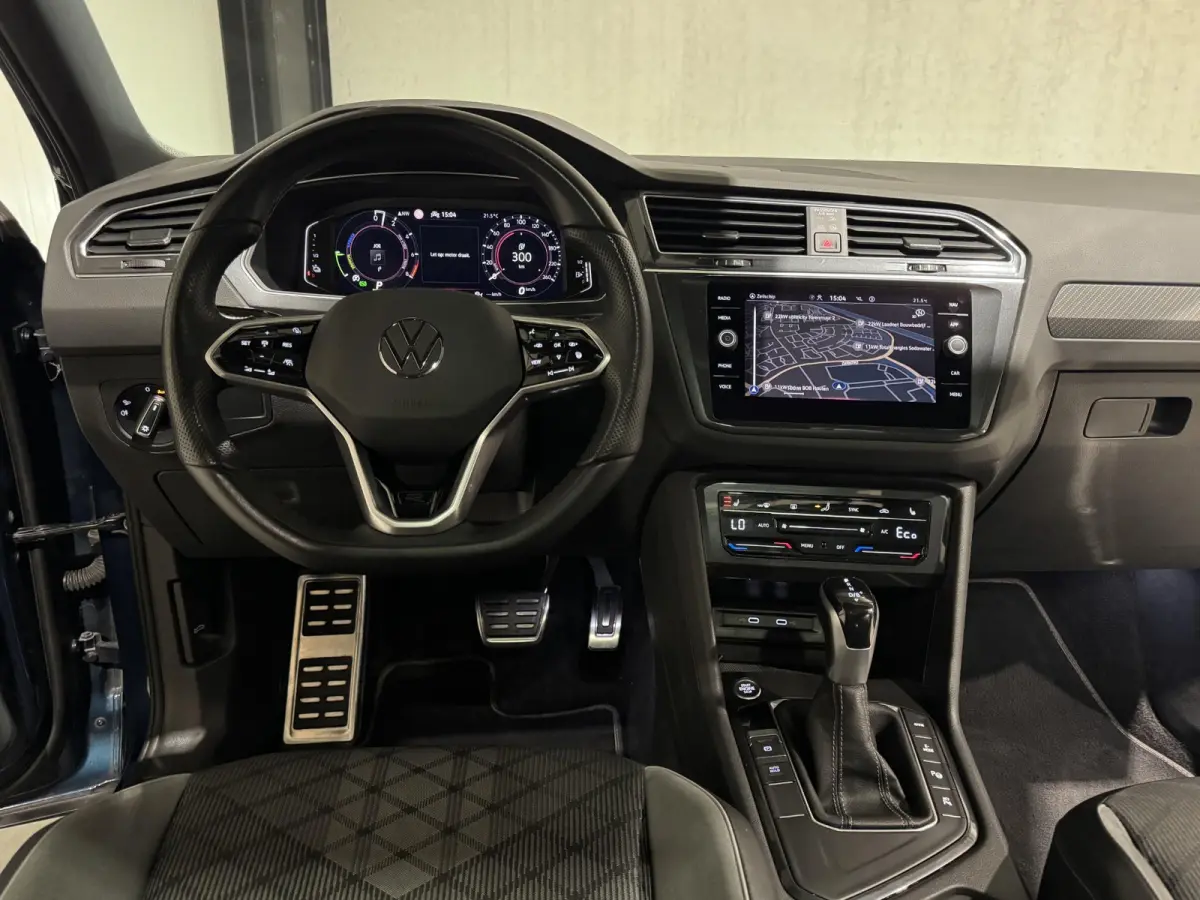 1.4 TSI eHybrid R-Line | panorama | navi | led | carplay |