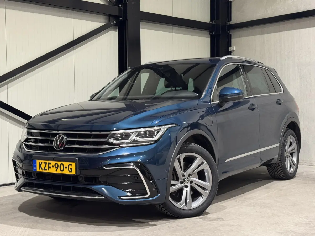 1.4 TSI eHybrid R-Line | panorama | navi | led | carplay |