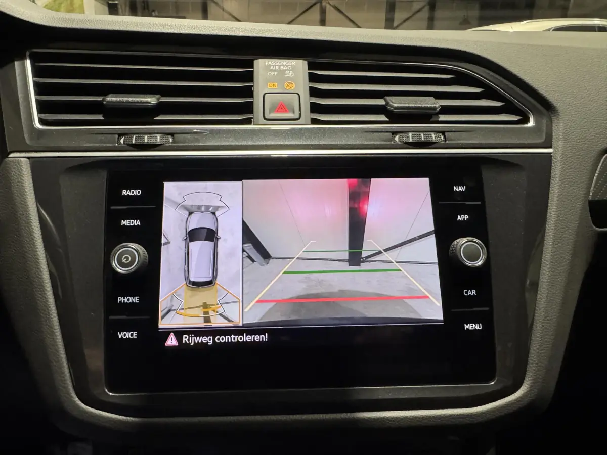 1.4 TSI eHybrid R-Line | panorama | navi | led | carplay |
