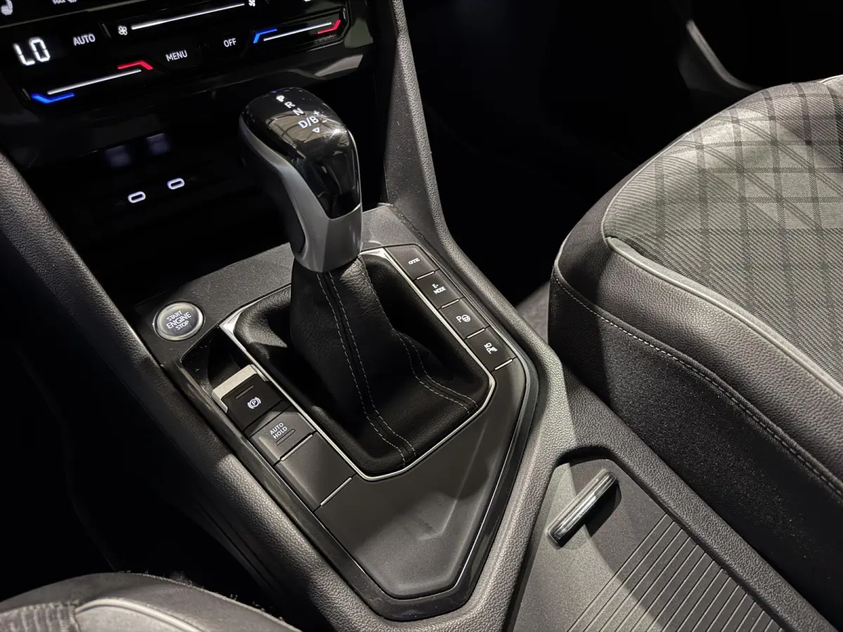 1.4 TSI eHybrid R-Line | panorama | navi | led | carplay |