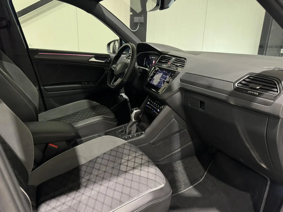1.4 TSI eHybrid R-Line | panorama | navi | led | carplay |