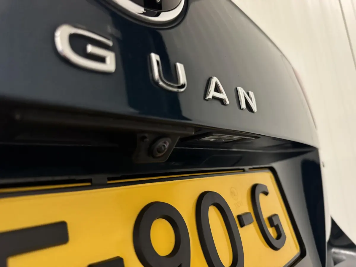 1.4 TSI eHybrid R-Line | panorama | navi | led | carplay |