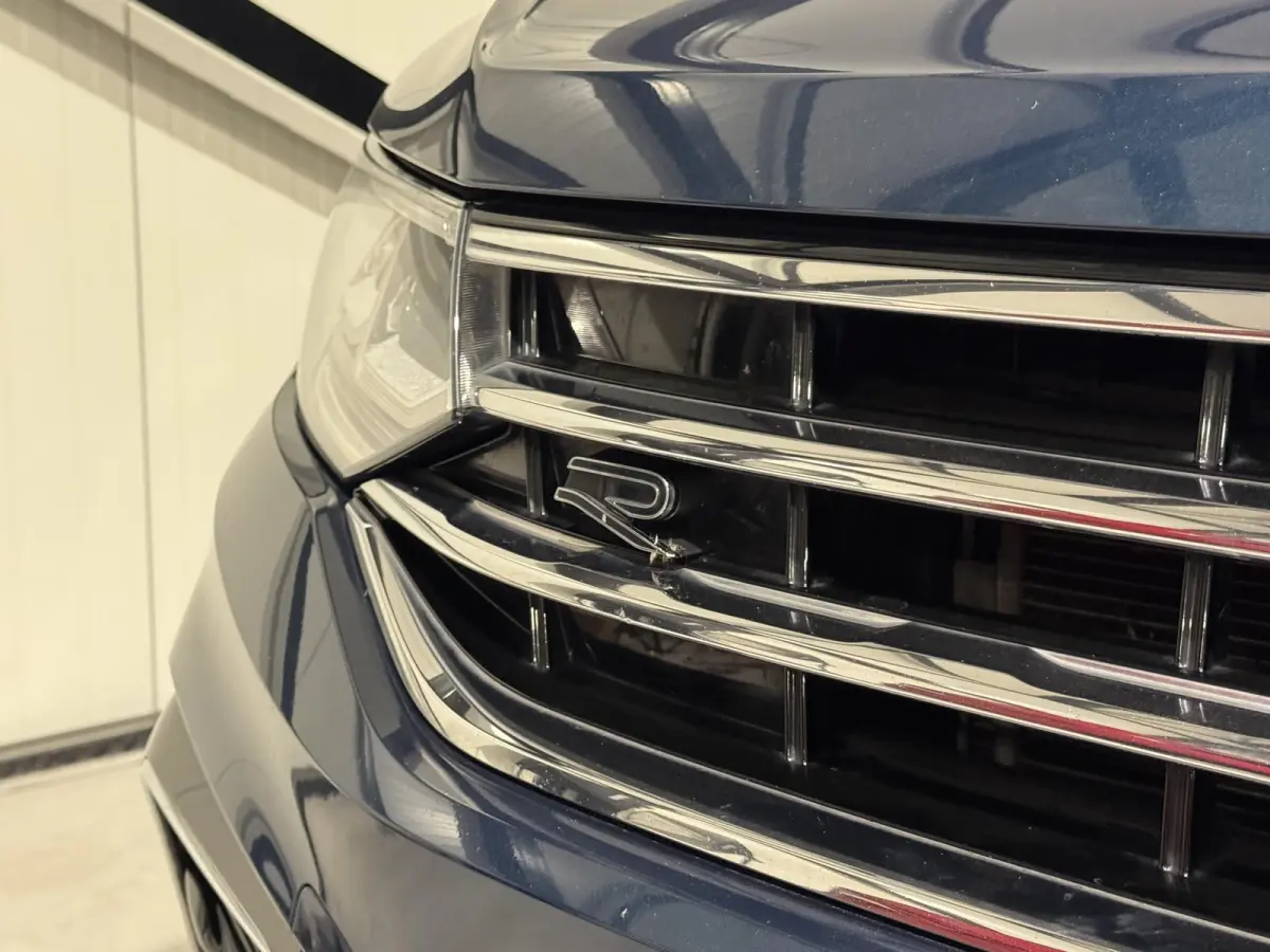 1.4 TSI eHybrid R-Line | panorama | navi | led | carplay |