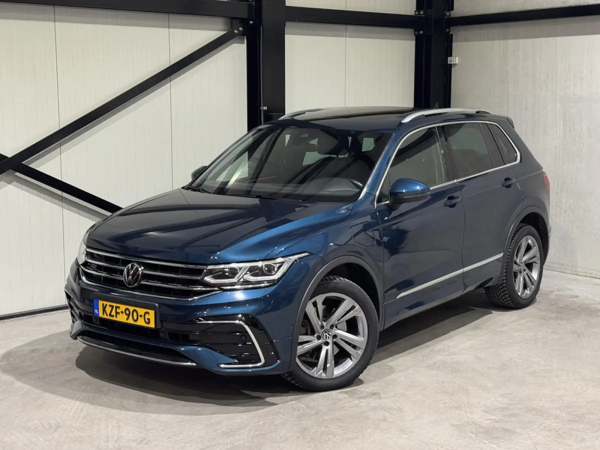 1.4 TSI eHybrid R-Line | panorama | navi | led | carplay |