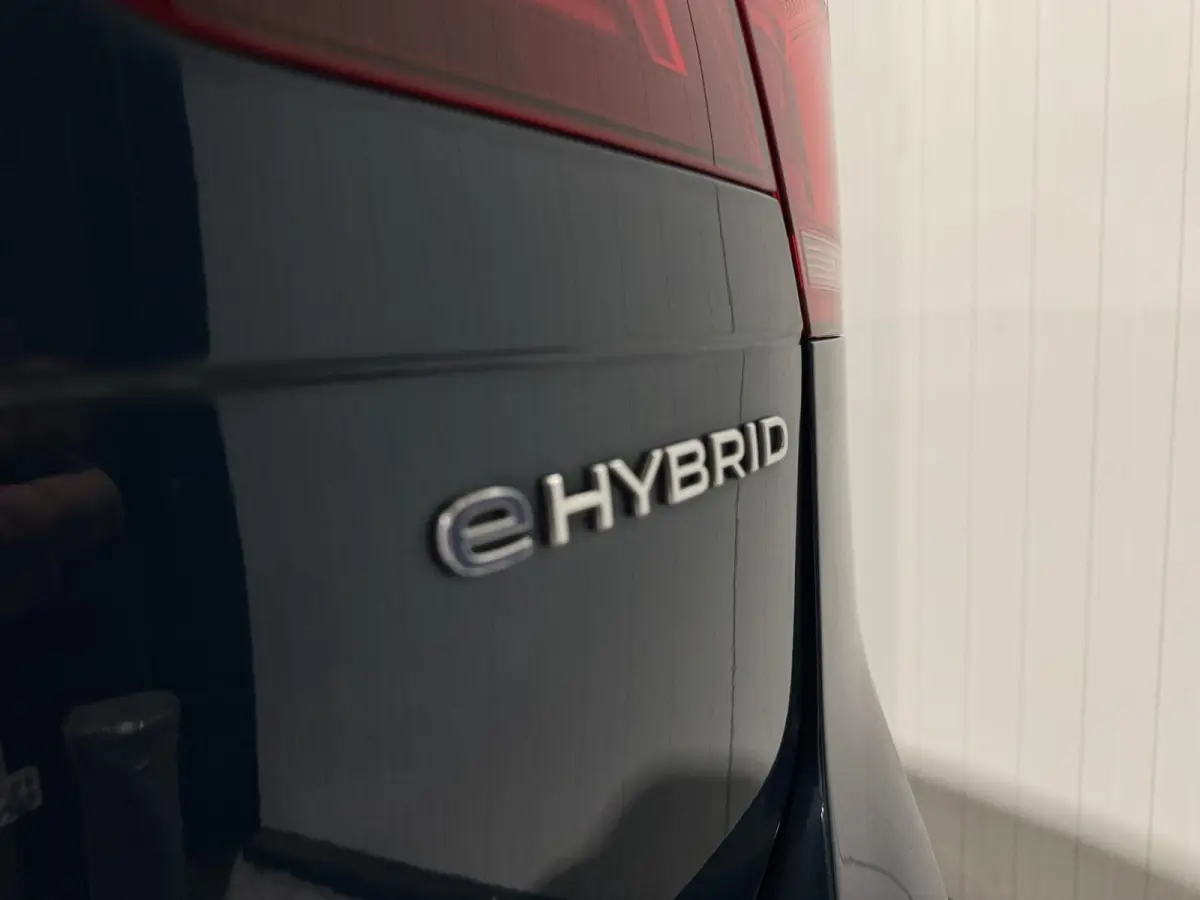 1.4 TSI eHybrid R-Line | panorama | navi | led | carplay |