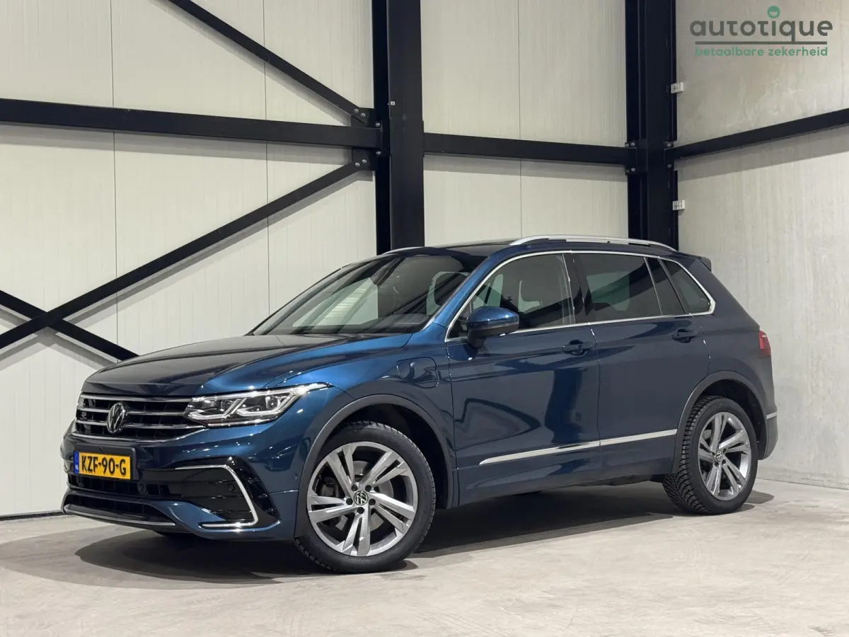 1.4 TSI eHybrid R-Line | panorama | navi | led | carplay |