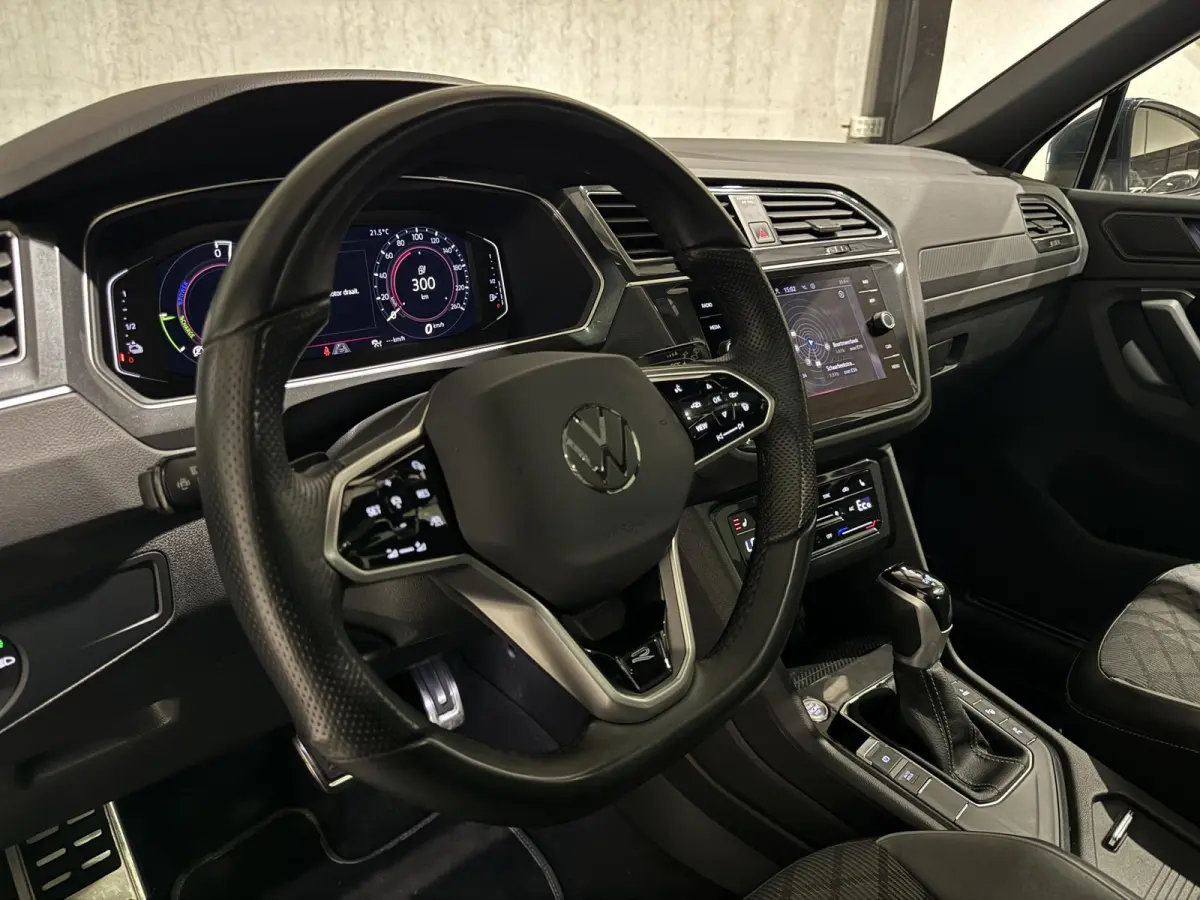 1.4 TSI eHybrid R-Line | panorama | navi | led | carplay |
