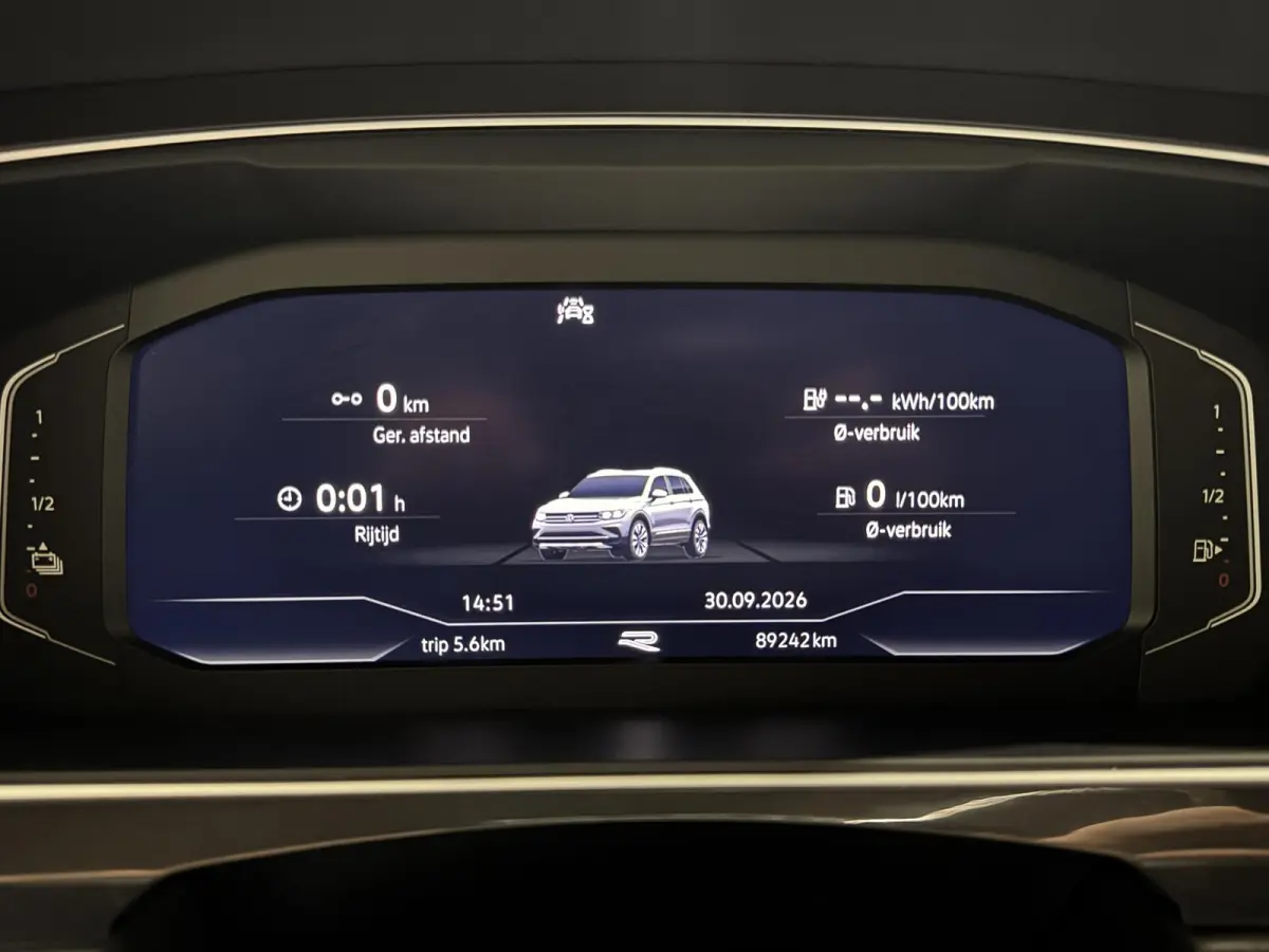 1.4 TSI eHybrid R-Line | panorama | navi | led | carplay |