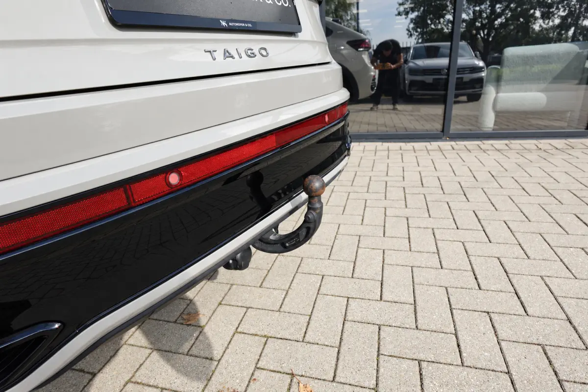 1.5 TSI R-Line PANO KEYLESS CAM