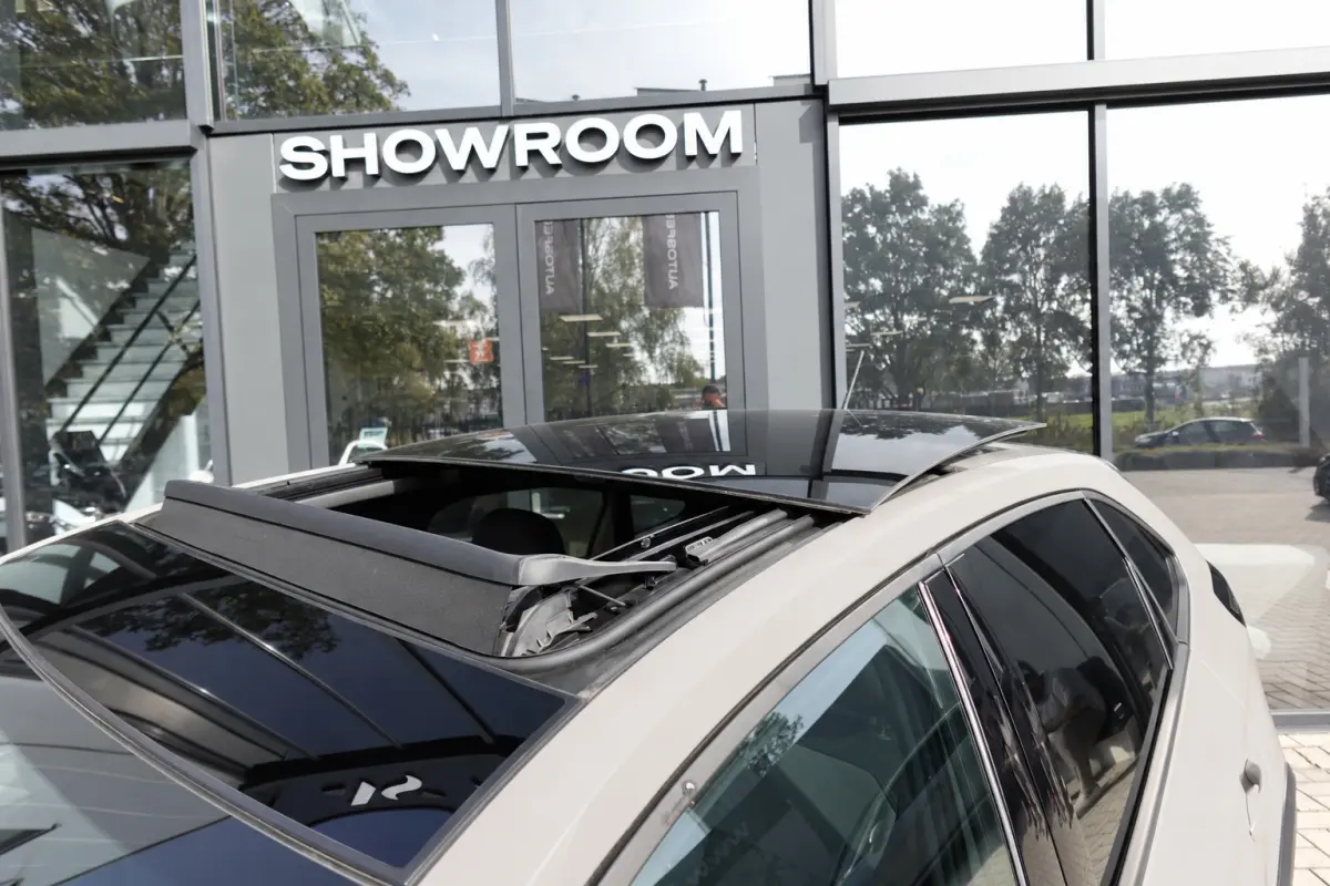 1.5 TSI R-Line PANO KEYLESS CAM