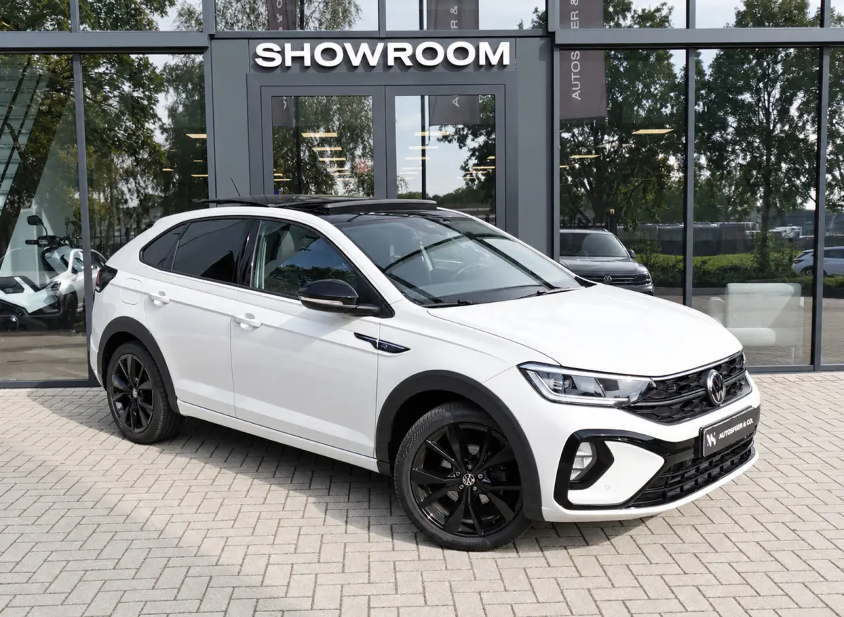 1.5 TSI R-Line PANO KEYLESS CAM