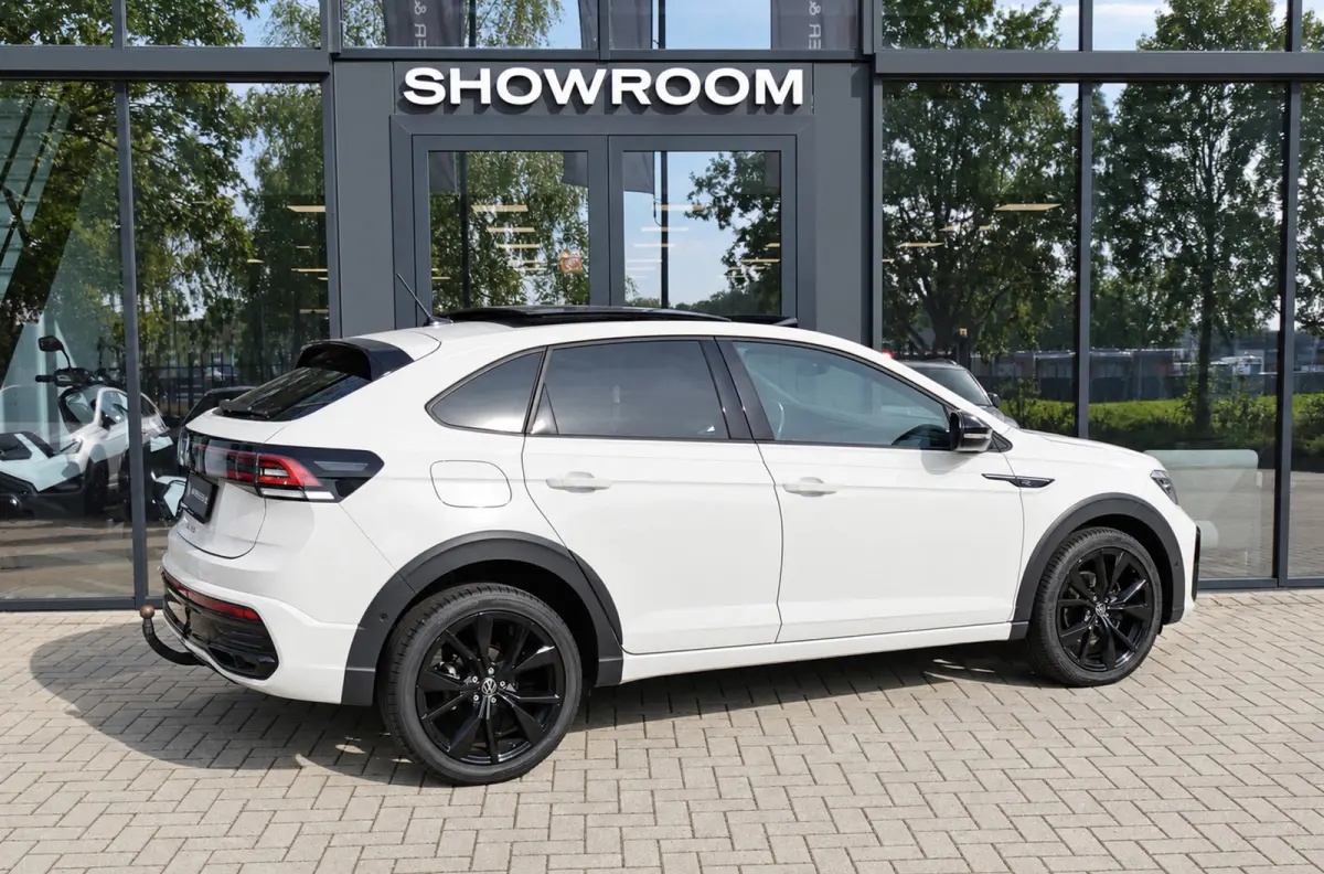 1.5 TSI R-Line PANO KEYLESS CAM