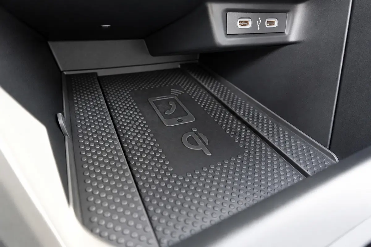 1.5 TSI R-Line PANO KEYLESS CAM
