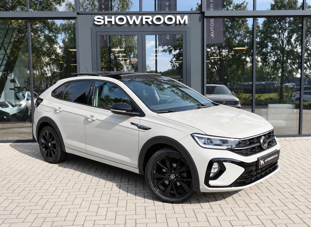 1.5 TSI R-Line PANO KEYLESS CAM