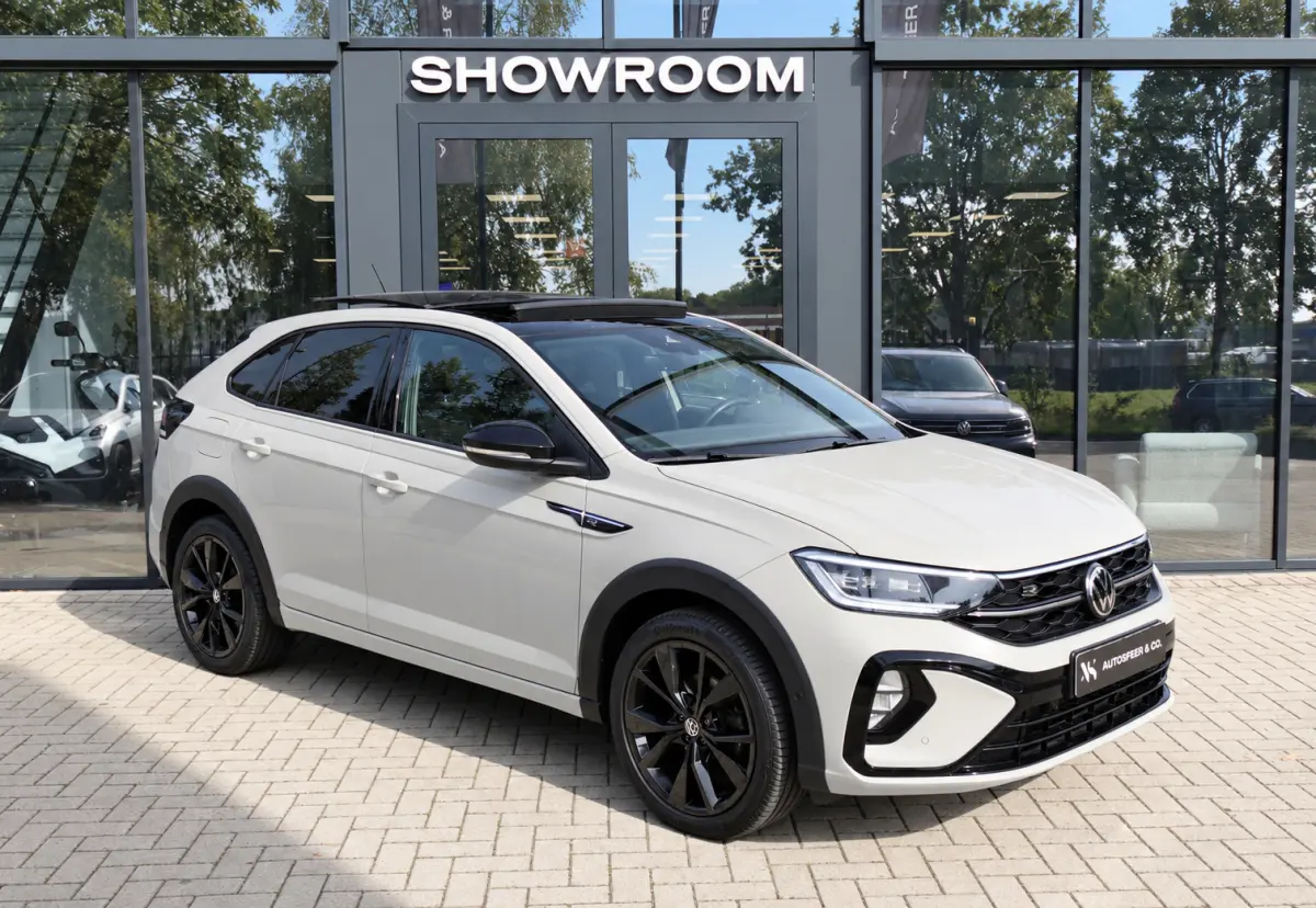1.5 TSI R-Line PANO KEYLESS CAM