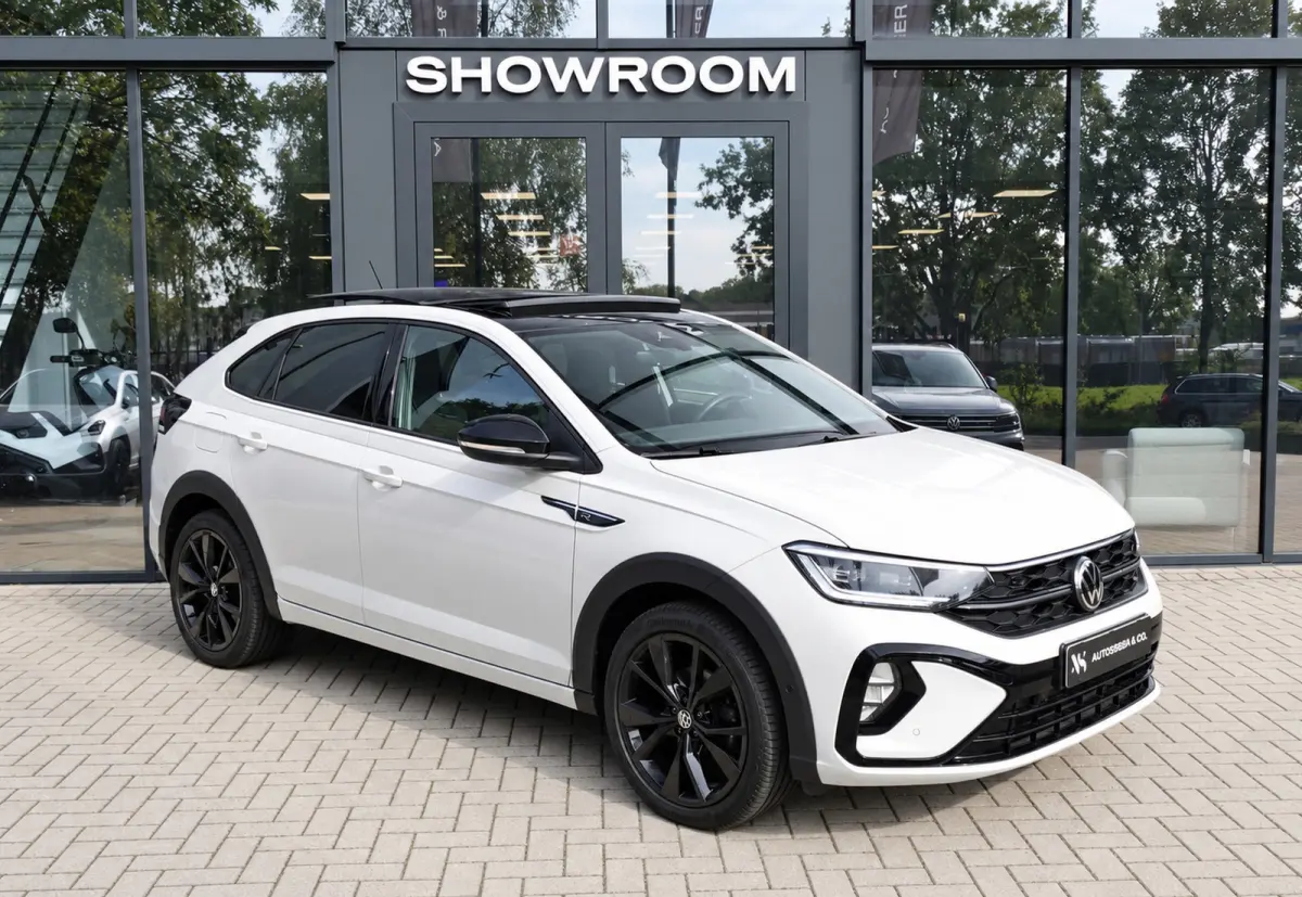 1.5 TSI R-Line PANO KEYLESS CAM