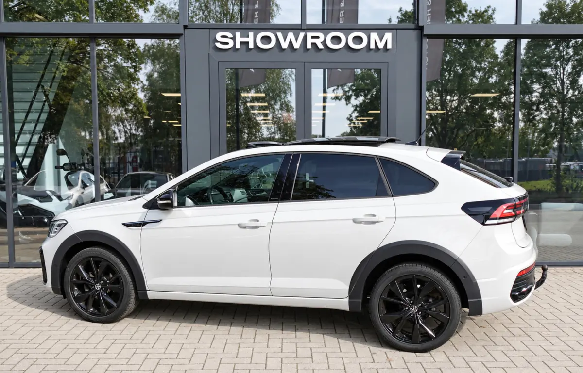 1.5 TSI R-Line PANO KEYLESS CAM