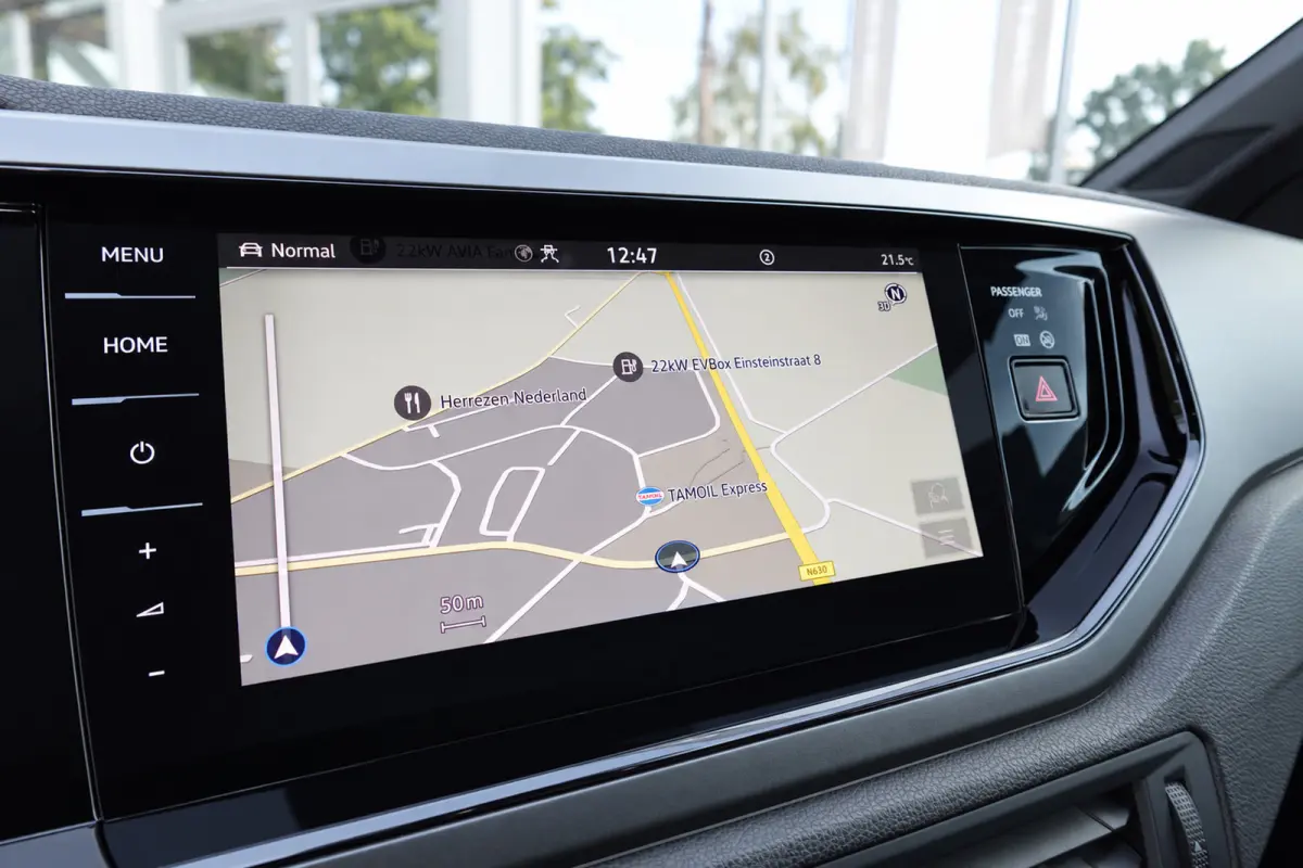 1.5 TSI R-Line PANO KEYLESS CAM