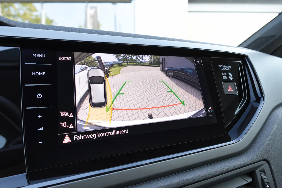 1.5 TSI R-Line PANO KEYLESS CAM