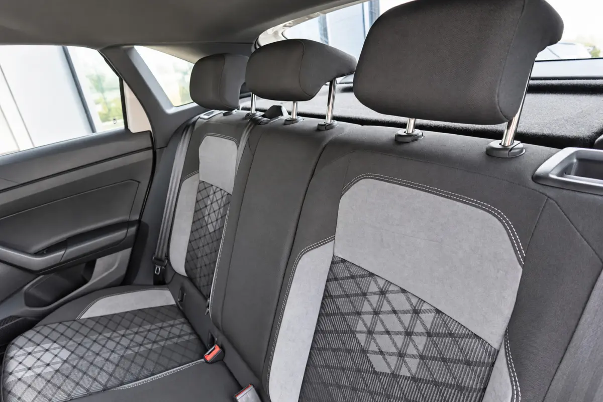 1.5 TSI R-Line PANO KEYLESS CAM