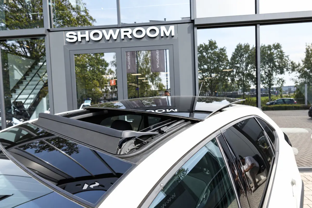 1.5 TSI R-Line PANO KEYLESS CAM