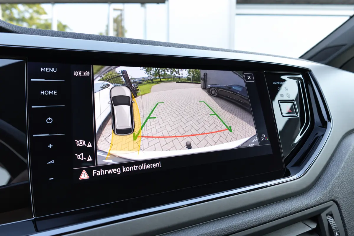 1.5 TSI R-Line PANO KEYLESS CAM