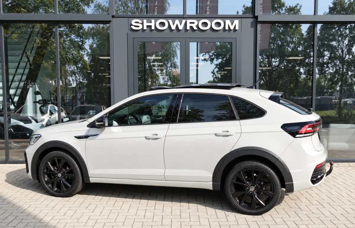 1.5 TSI R-Line PANO KEYLESS CAM