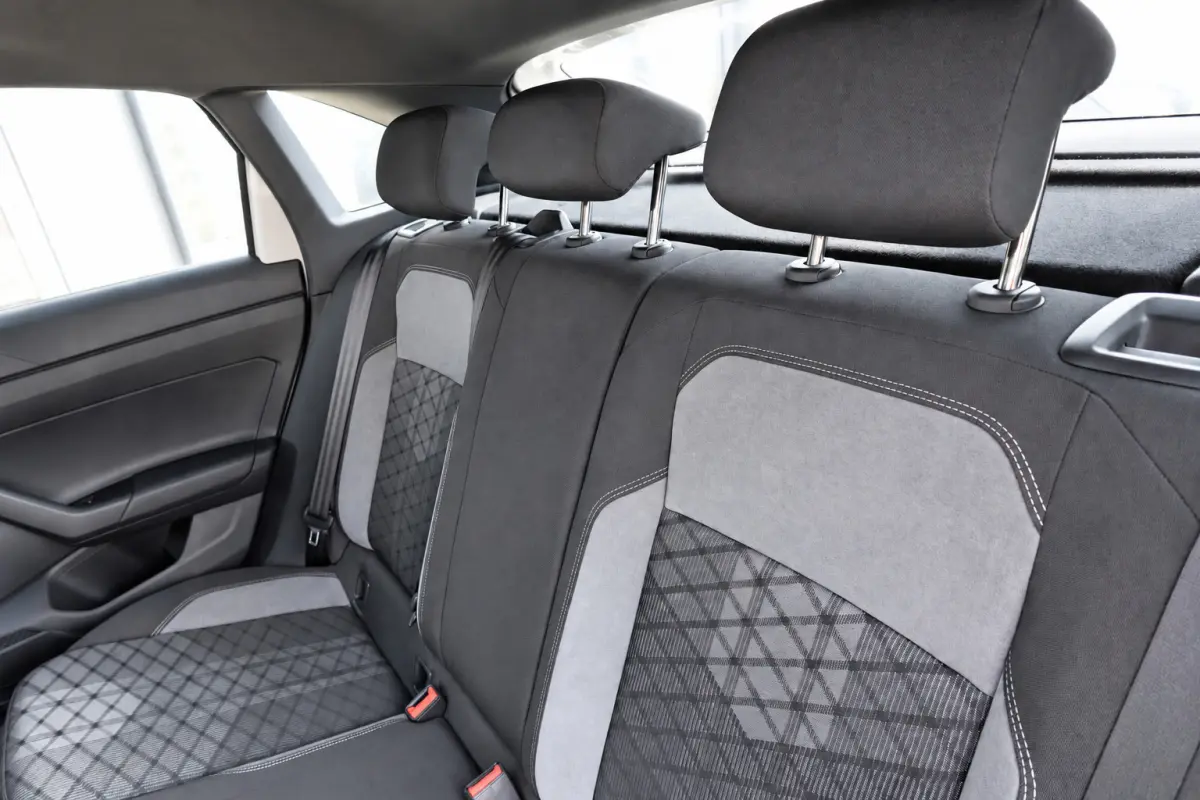 1.5 TSI R-Line PANO KEYLESS CAM