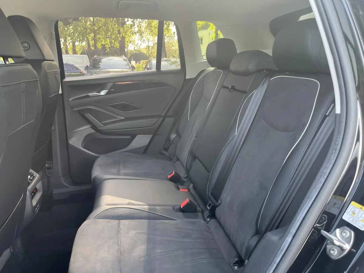 1.5 eHybrid DSG Elegance (Trekhaak,Camera,IQ,Headup)