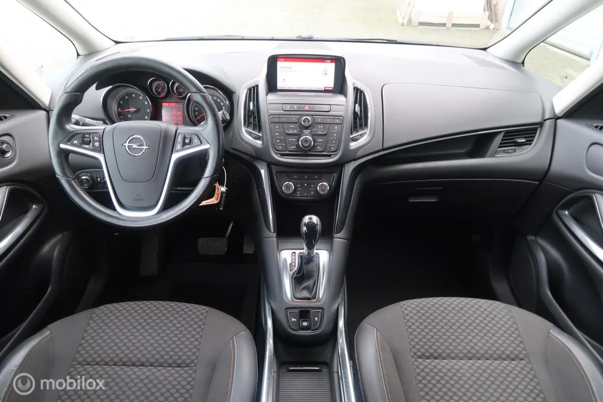 Tourer 1.4 Innovation 7p. AUTOMAAT, TREKHAAK