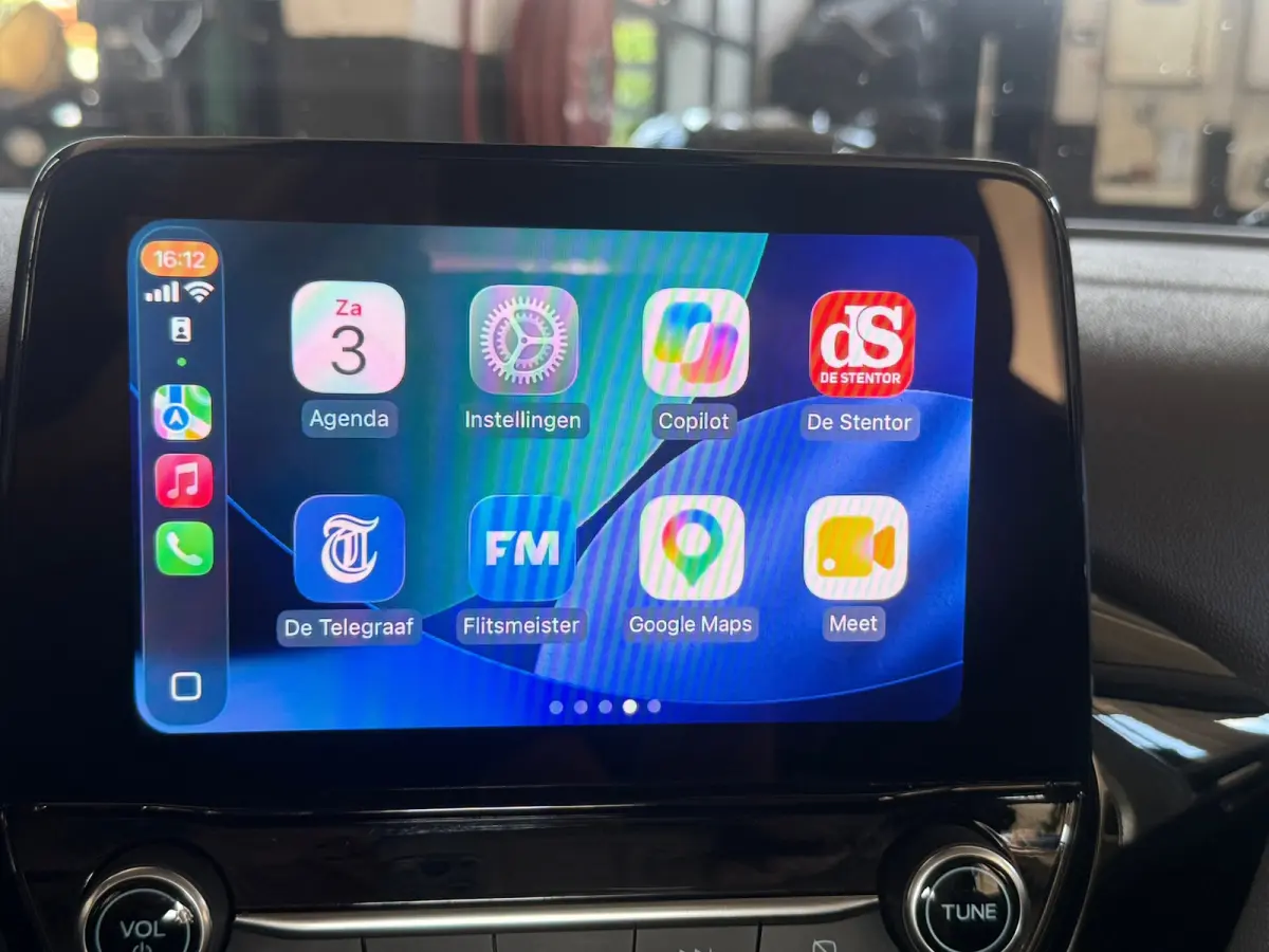 1.0 EcoBoost Hybrid Titanium, Apple Carplay/Android,Stoelverwarming,Stuurverwarming,Navigatie