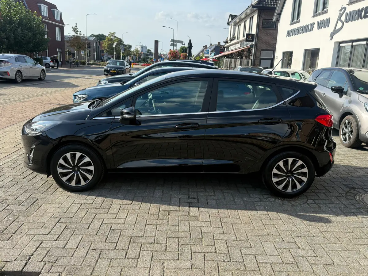 1.0 EcoBoost Hybrid Titanium, Apple Carplay/Android,Stoelverwarming,Stuurverwarming,Navigatie