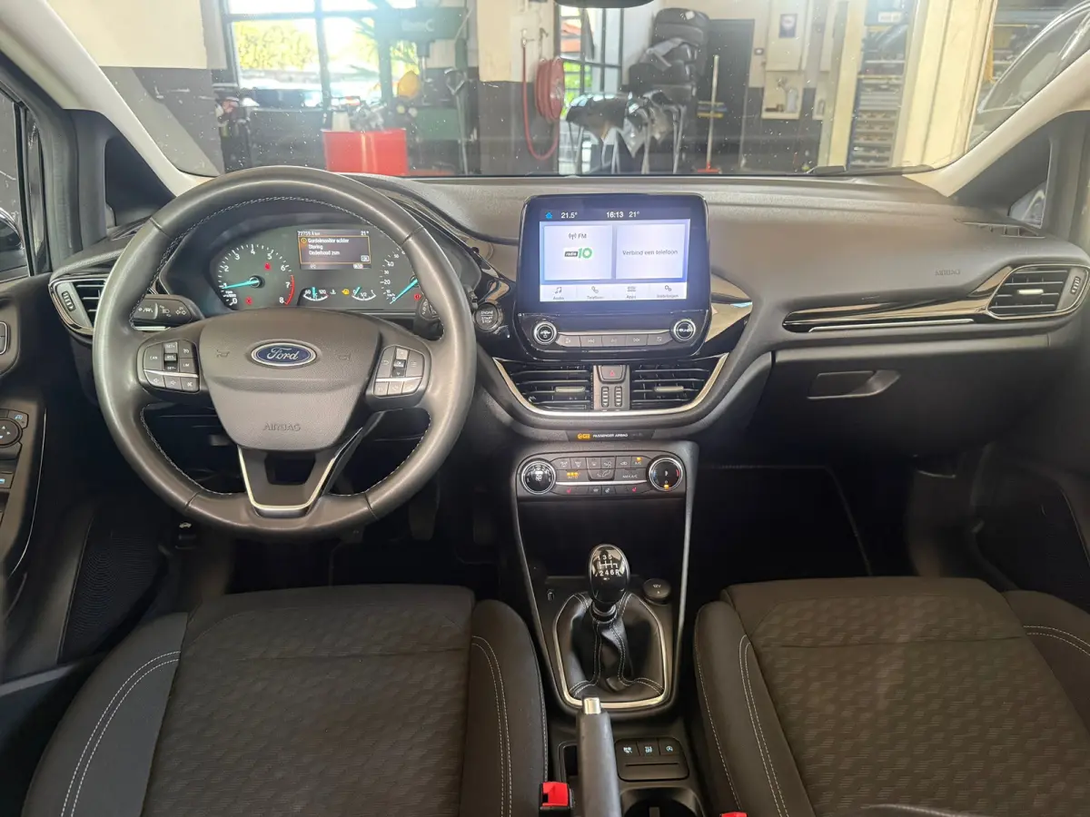 1.0 EcoBoost Hybrid Titanium, Apple Carplay/Android,Stoelverwarming,Stuurverwarming,Navigatie
