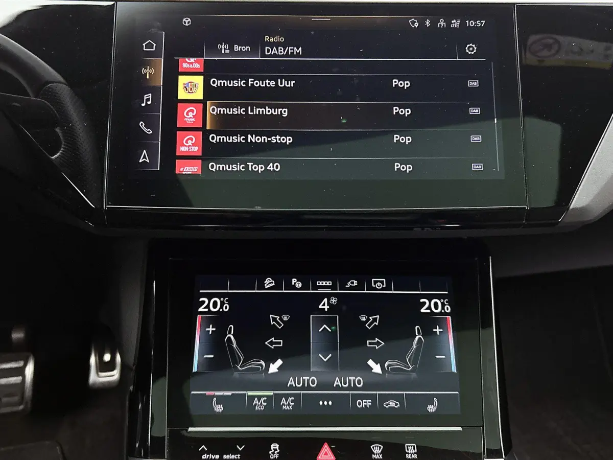 55 quattro S Edition 115 kWh | Navigatie | Zwart pakket | Cruise control | Panorama dak | Stoelverwarming |