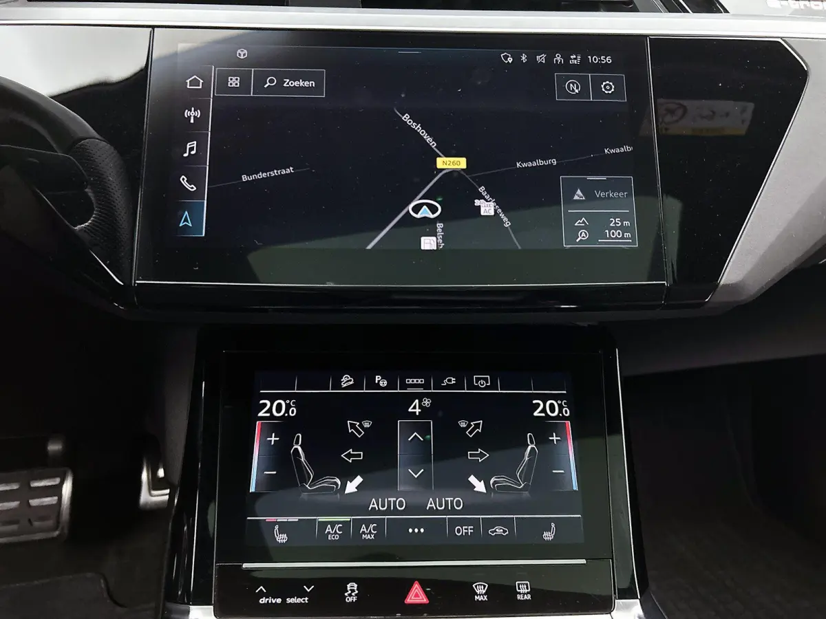 55 quattro S Edition 115 kWh | Navigatie | Zwart pakket | Cruise control | Panorama dak | Stoelverwarming |