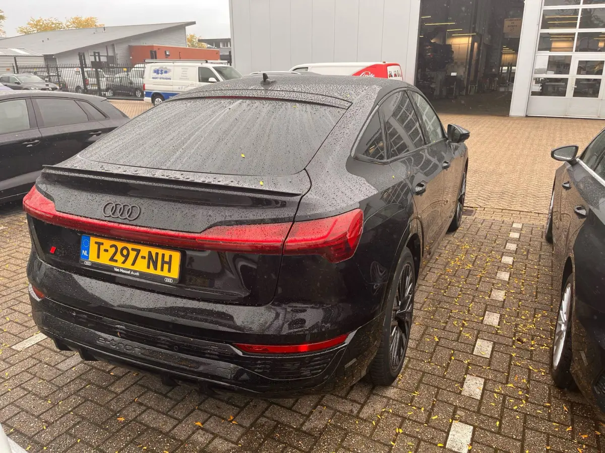 55 quattro S Edition 115 kWh | Navigatie | Zwart pakket | Cruise control | Panorama dak | Stoelverwarming |