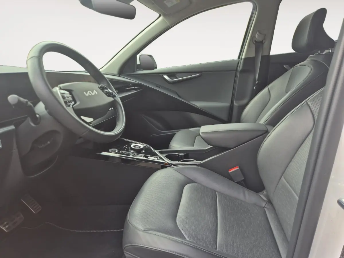 1.6 GDi PHEV Launch Edition | Cruise Control | Camera | Climate Control | Navigatie | Lederen Bekleding | Memory Stoelen | Stoelverwarming | Stuurverwarming | Stoelventilatie |