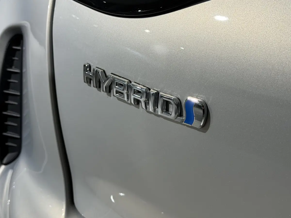 1.2 Hybrid 145 Ligne Business