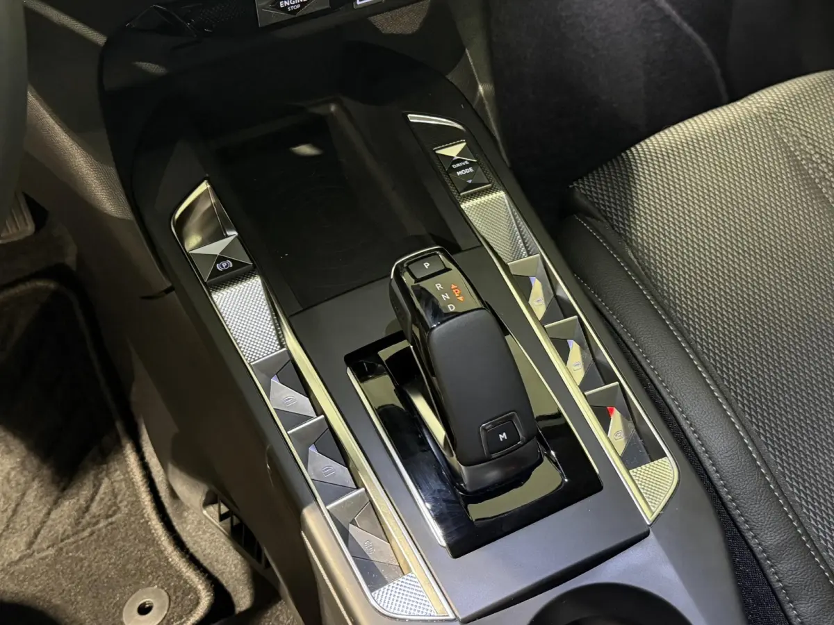 1.2 Hybrid 145 Ligne Business