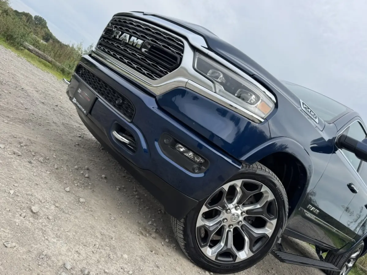 1500 LIMITED 5.7L V8, LAGE BIJTELLING, 1E EIG, DEALER ONDERH, PANO, H&K, BLIS, ACC, 360, MEMORY, HUD, LUCHTV, KEYLESS