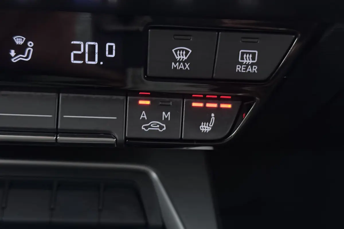 40 TFSI e Edition (TREKHAAK, STOELVERWARMING, CAMERA, DIGITALE COCKPIT)
