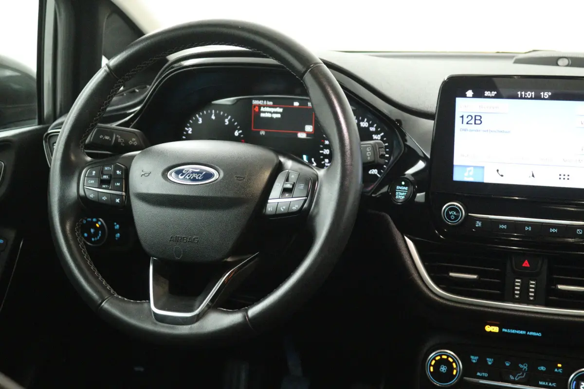 1.0 EcoBoost Titanium (CAMERA, CRUISE CONTROL ADAPTIEF, NAVIGATIE, PARKEERSENSOREN)