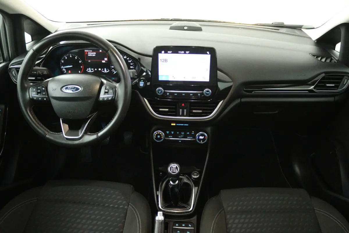 1.0 EcoBoost Titanium (CAMERA, CRUISE CONTROL ADAPTIEF, NAVIGATIE, PARKEERSENSOREN)