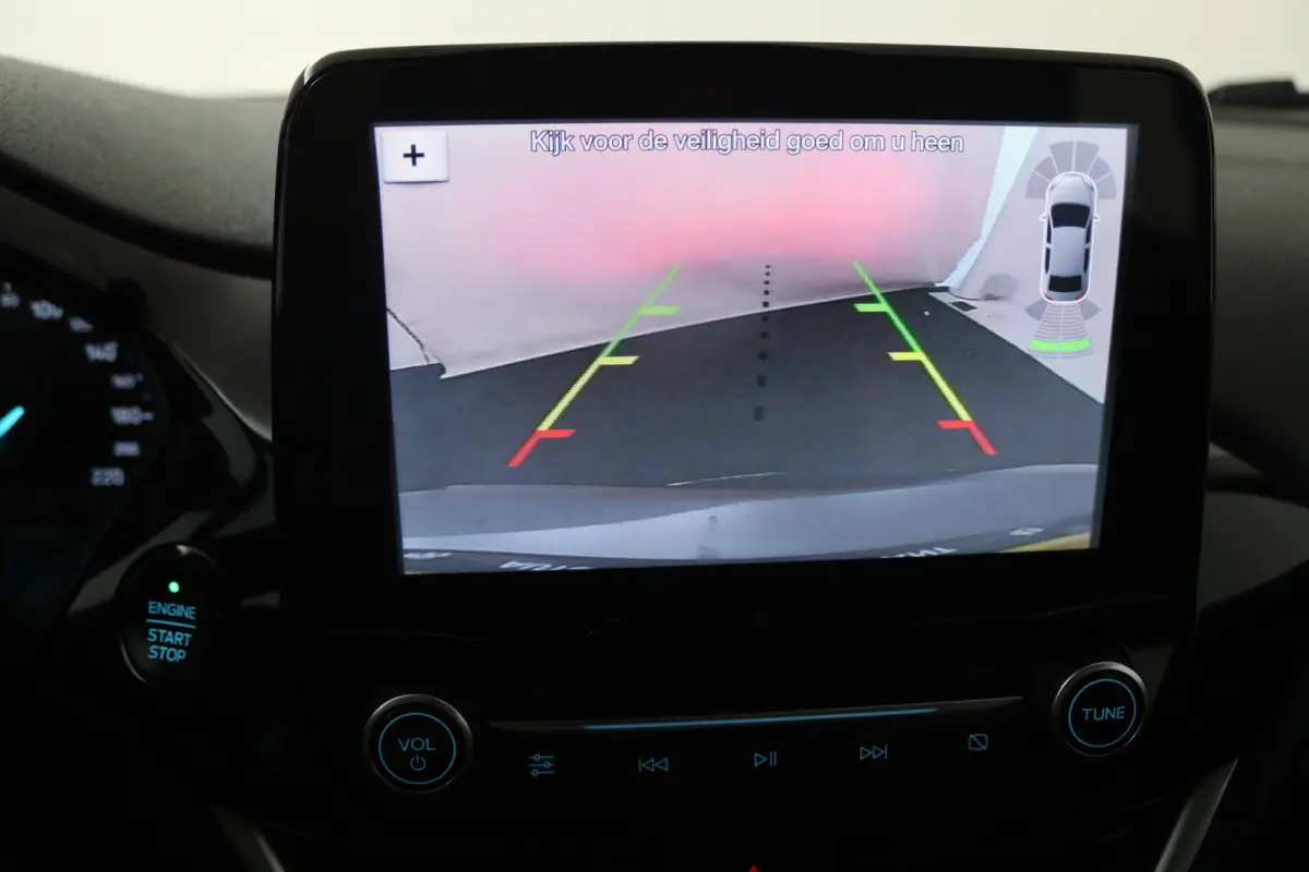 1.0 EcoBoost Titanium (CAMERA, CRUISE CONTROL ADAPTIEF, NAVIGATIE, PARKEERSENSOREN)
