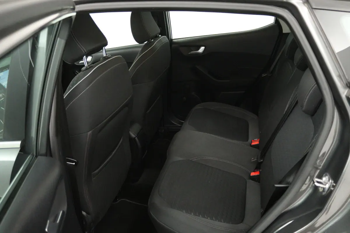 1.0 EcoBoost Titanium (CAMERA, CRUISE CONTROL ADAPTIEF, NAVIGATIE, PARKEERSENSOREN)