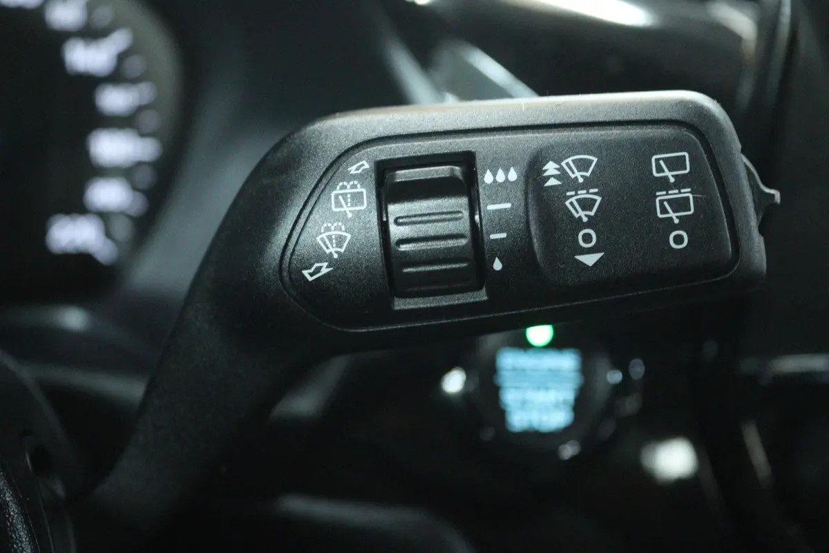 1.0 EcoBoost Titanium (CAMERA, CRUISE CONTROL ADAPTIEF, NAVIGATIE, PARKEERSENSOREN)