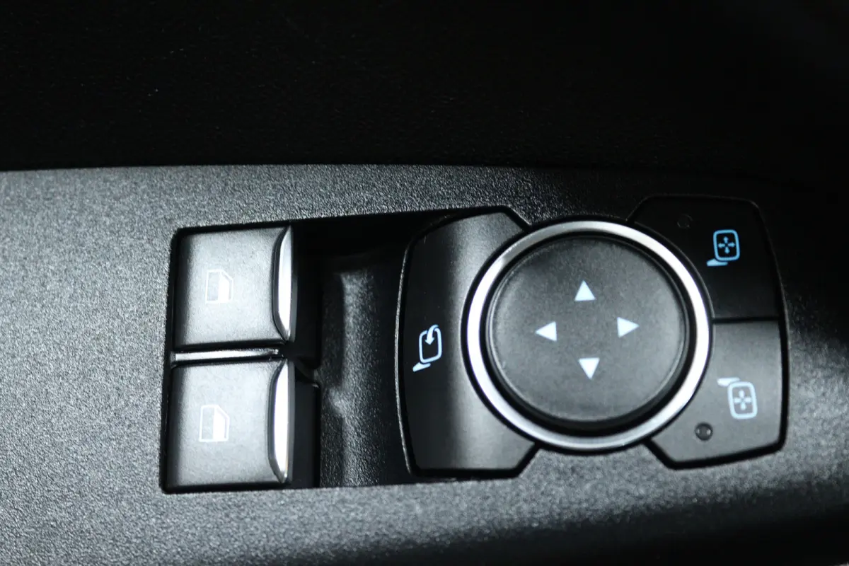 1.0 EcoBoost Titanium (CAMERA, CRUISE CONTROL ADAPTIEF, NAVIGATIE, PARKEERSENSOREN)