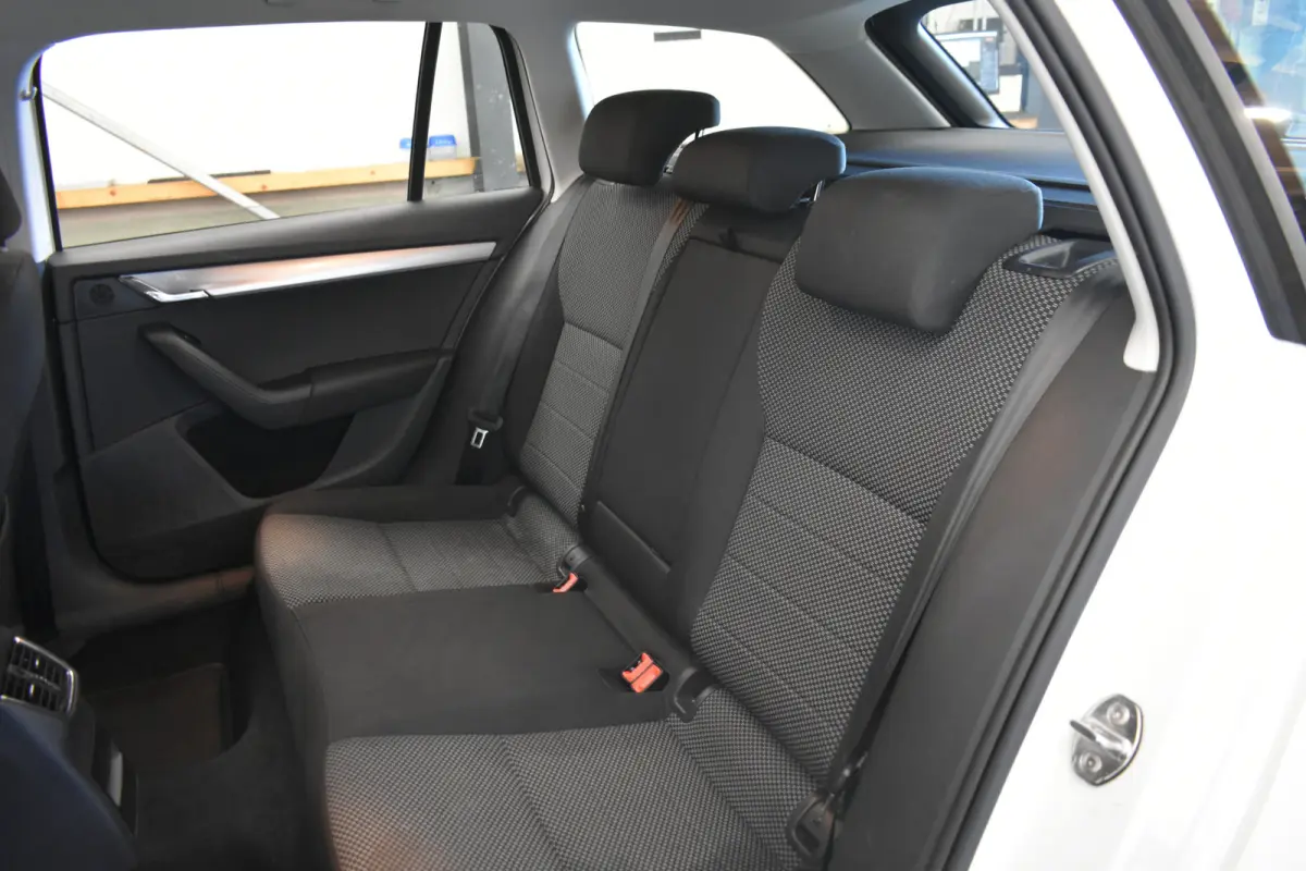 1.2 TSI Greentech Businessline Trekhaak Carplay/Navi