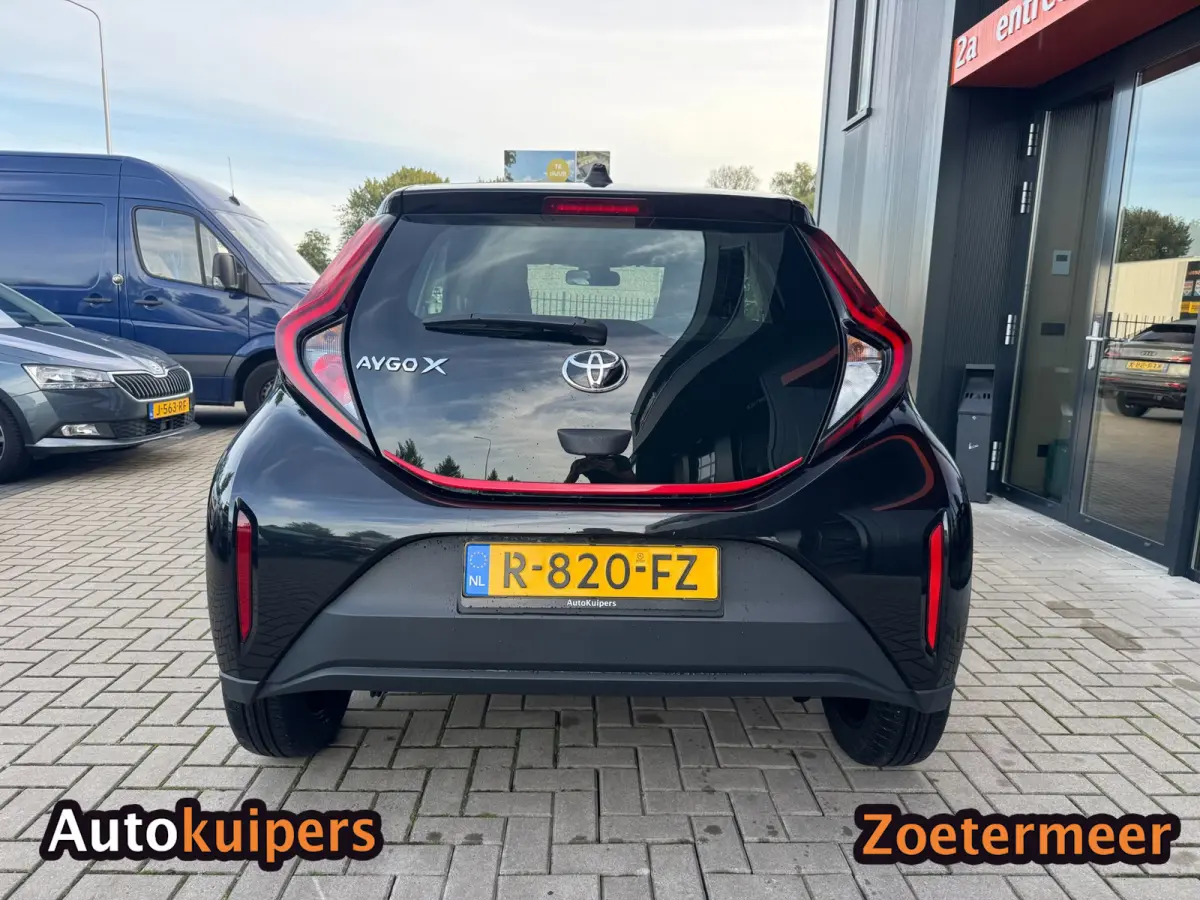 1.0 VVT-i MT | Camera | Adaptive cruise | Carplay