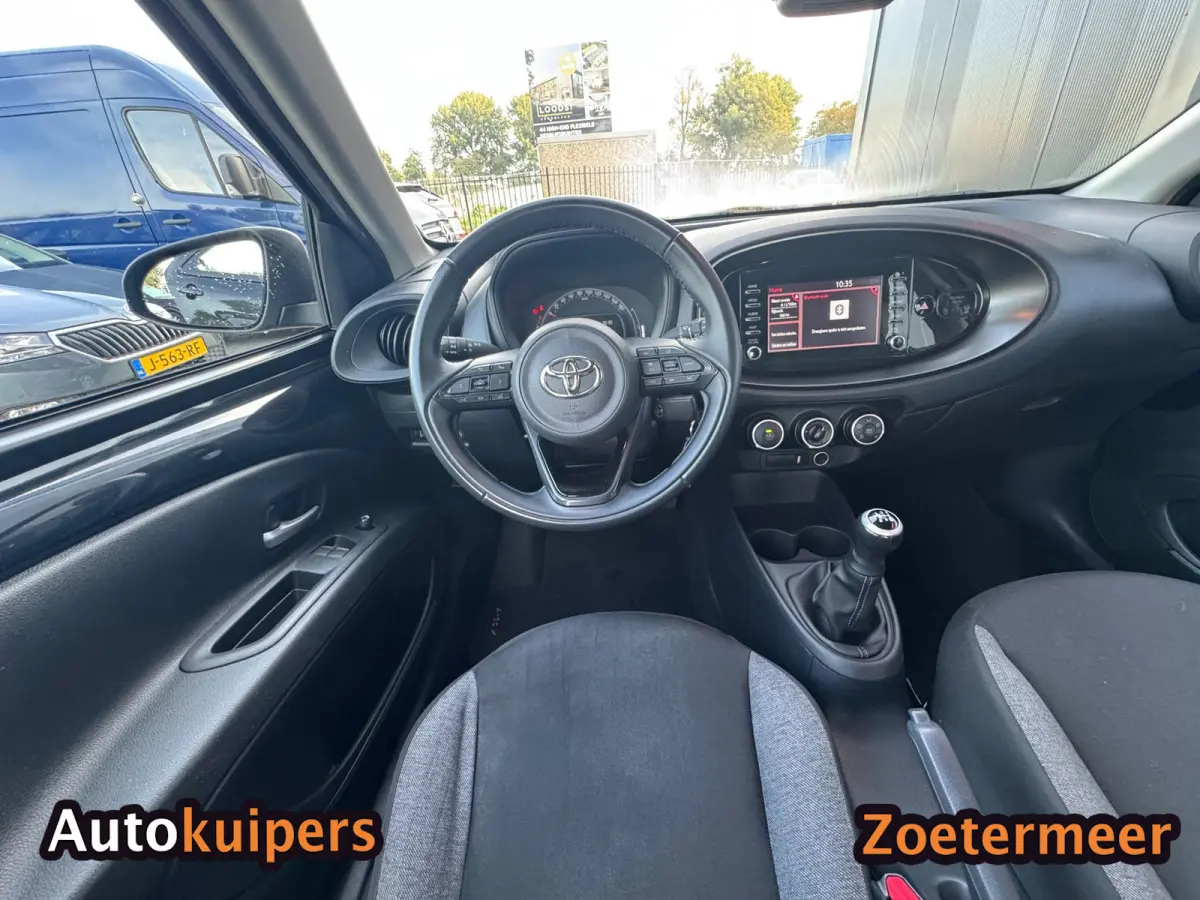 1.0 VVT-i MT | Camera | Adaptive cruise | Carplay